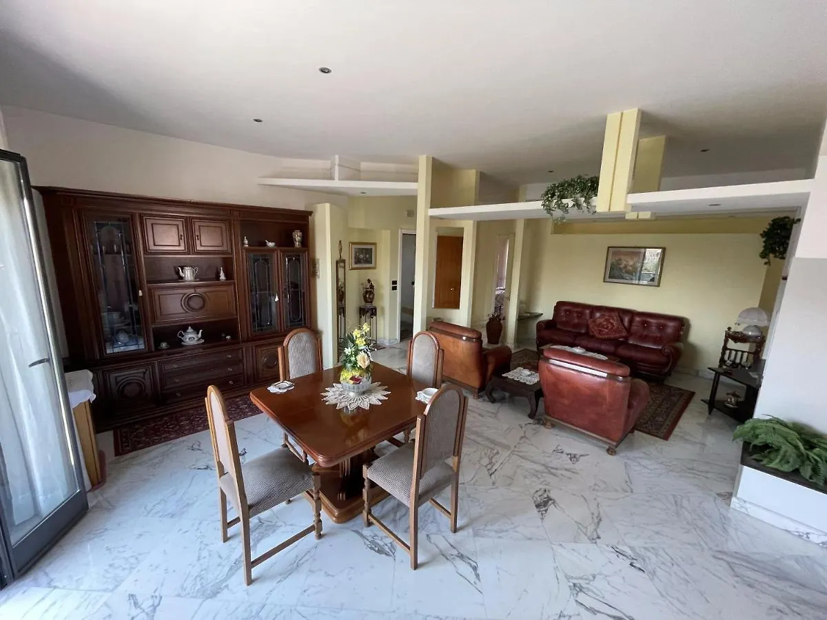 Geltrude Apartment Avola