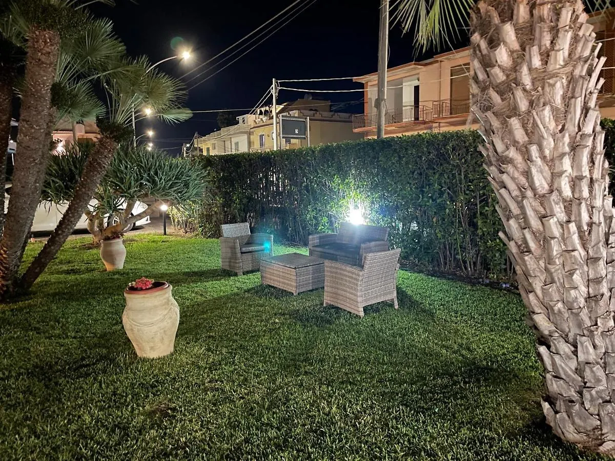 Geltrude Apartment Avola