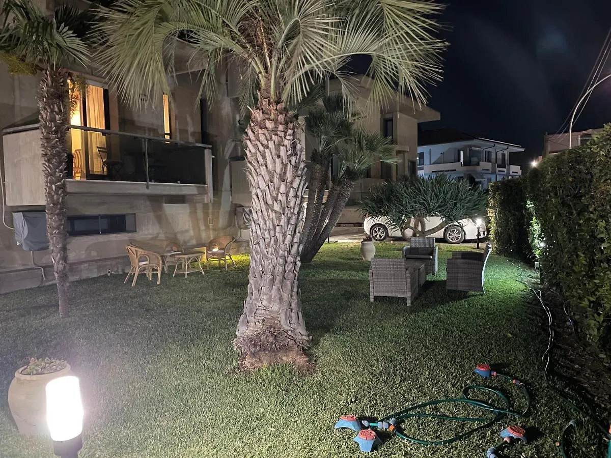 Geltrude Apartment Avola 0*,